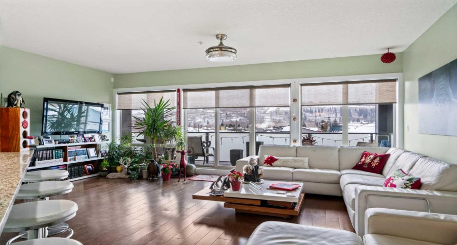 1899 45 Street, Calgary, Alberta T3B 4S3, 2 Bedrooms Bedrooms, ,2 BathroomsBathrooms,Residential,For Sale,45,A2274437