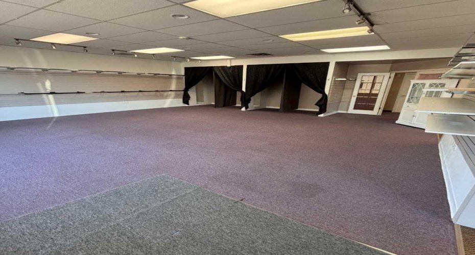 3295 Dunmore Road, Medicine Hat, Alberta T1B3R2, ,Commercial,For Lease,Dunmore,A2270140