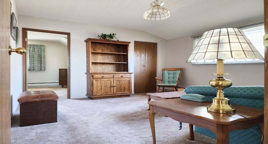 112 43 Avenue, Claresholm, Alberta T0L0T0, 4 Bedrooms Bedrooms, ,3 BathroomsBathrooms,Residential,For Sale,43,A2273845