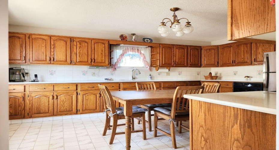 112 43 Avenue, Claresholm, Alberta T0L0T0, 4 Bedrooms Bedrooms, ,3 BathroomsBathrooms,Residential,For Sale,43,A2273845