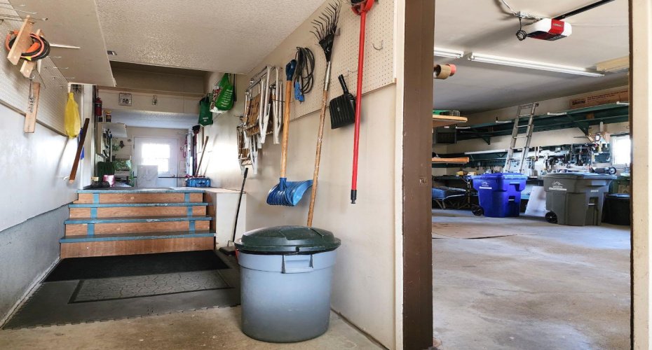 112 43 Avenue, Claresholm, Alberta T0L0T0, 4 Bedrooms Bedrooms, ,3 BathroomsBathrooms,Residential,For Sale,43,A2273845