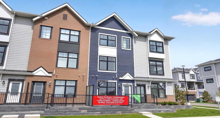 589 Mahogany Road, Calgary, Alberta T3M 3Y3, 2 Bedrooms Bedrooms, ,3 BathroomsBathrooms,Residential,For Sale,Mahogany,A2274258