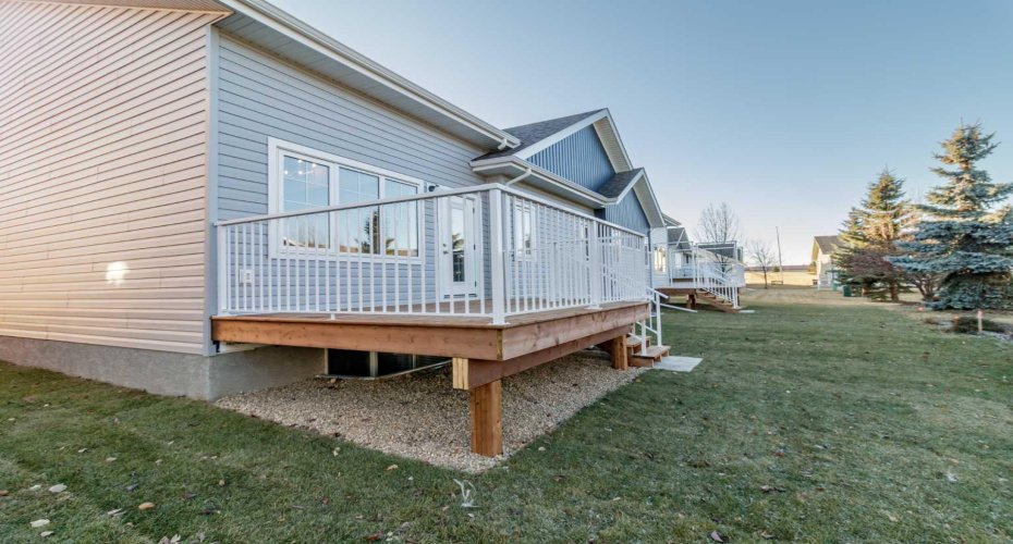 4930 Beardsley Avenue, Lacombe, Alberta T4L0G4, 2 Bedrooms Bedrooms, ,2 BathroomsBathrooms,Residential,For Sale,Beardsley,A2277431