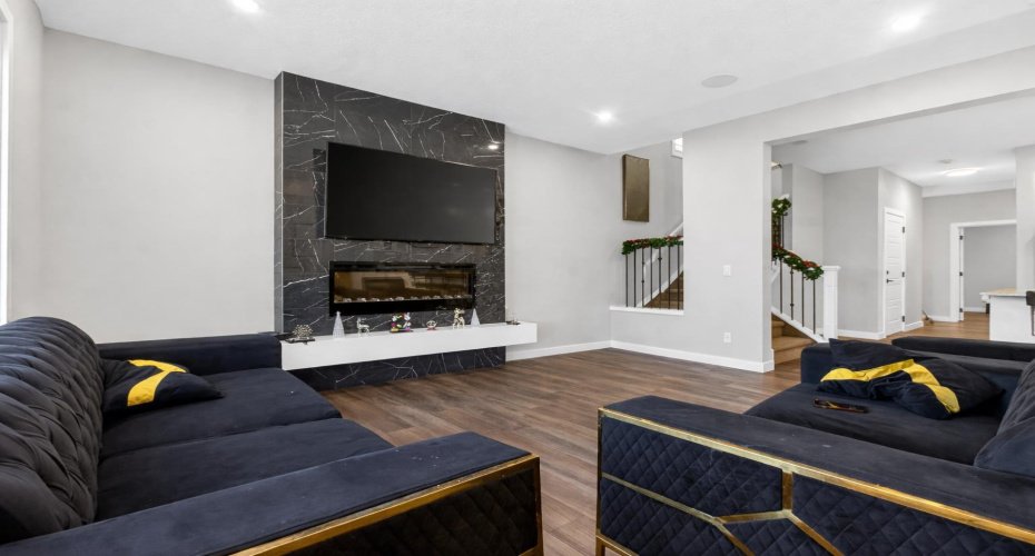 66 Belmont Manor, Calgary, Alberta T2X 5E4, 6 Bedrooms Bedrooms, ,4 BathroomsBathrooms,Residential,For Sale,Belmont,A2277469