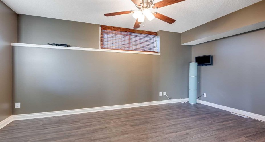 521 Westmount Close, Okotoks, Alberta T1S 0B7, 4 Bedrooms Bedrooms, ,4 BathroomsBathrooms,Residential,For Sale,Westmount,A2277474