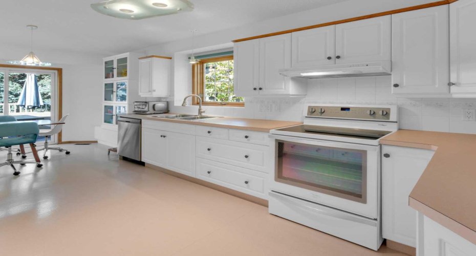 4 Christie Gardens, Calgary, Alberta T3H 3B5, 3 Bedrooms Bedrooms, ,3 BathroomsBathrooms,Residential,For Sale,Christie,A2277543