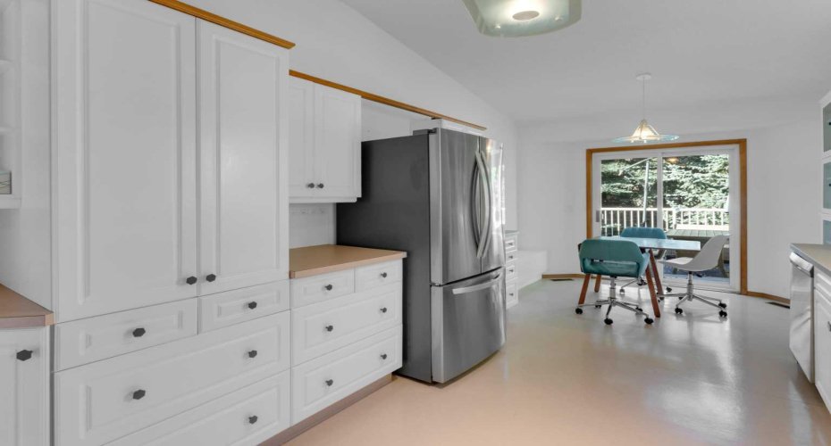 Breakfast nook has access to deck