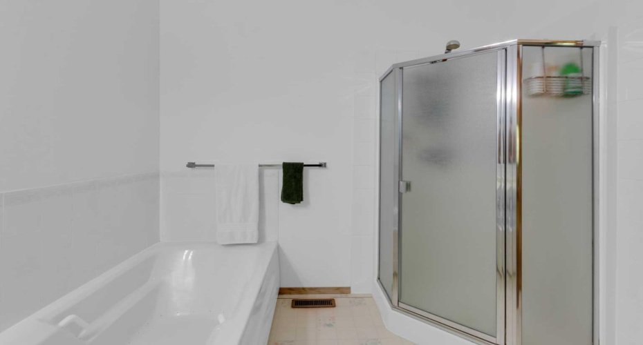 Ensuite with air jetted tub & separate shower