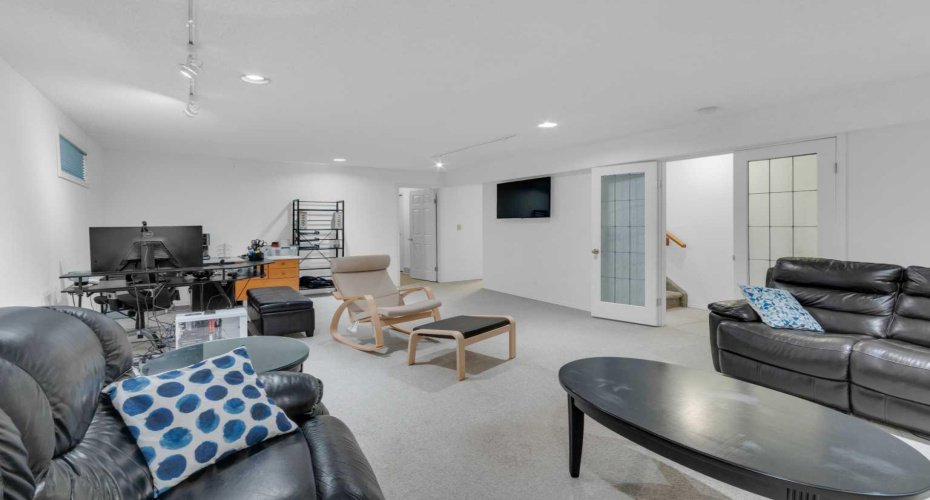 4 Christie Gardens, Calgary, Alberta T3H 3B5, 3 Bedrooms Bedrooms, ,3 BathroomsBathrooms,Residential,For Sale,Christie,A2277543