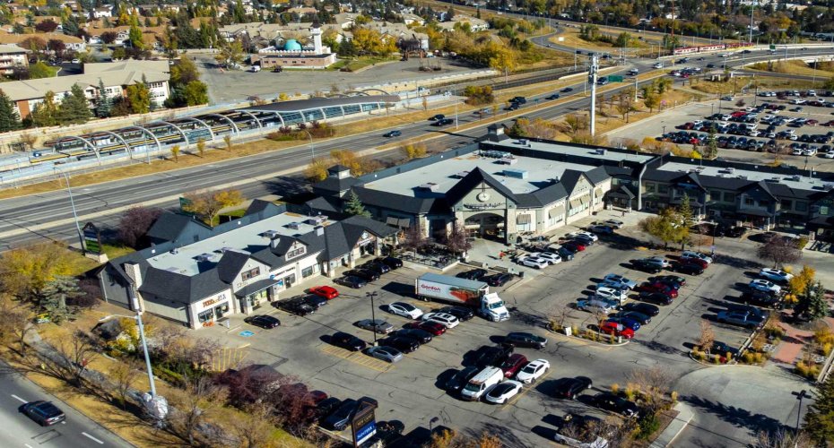 Walking distance to Sunterra Market