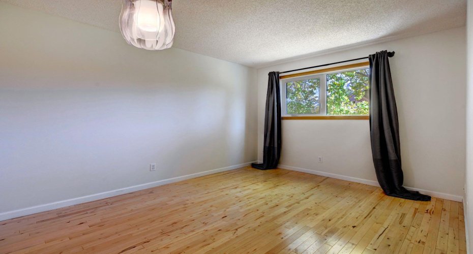 200 Three Sisters Drive, Canmore, Alberta T1W 2M1, 3 Bedrooms Bedrooms, ,2 BathroomsBathrooms,Residential,For Sale,Three Sisters,A2277571
