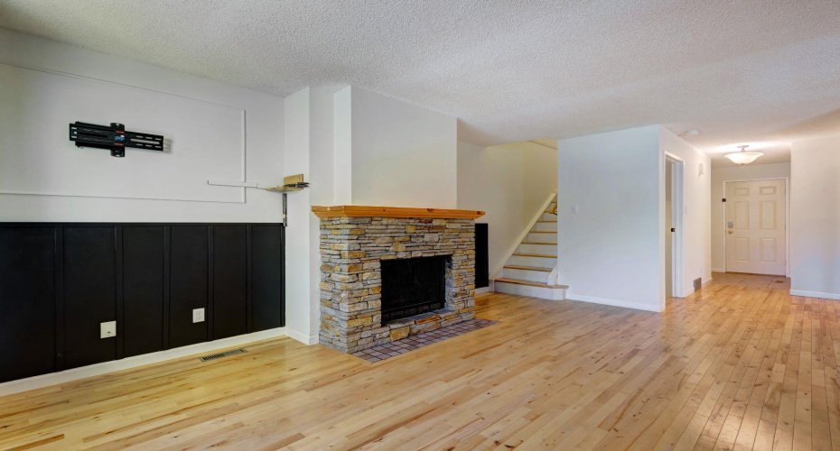 200 Three Sisters Drive, Canmore, Alberta T1W 2M1, 3 Bedrooms Bedrooms, ,2 BathroomsBathrooms,Residential,For Sale,Three Sisters,A2277571