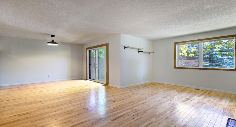 200 Three Sisters Drive, Canmore, Alberta T1W 2M1, 3 Bedrooms Bedrooms, ,2 BathroomsBathrooms,Residential,For Sale,Three Sisters,A2277571