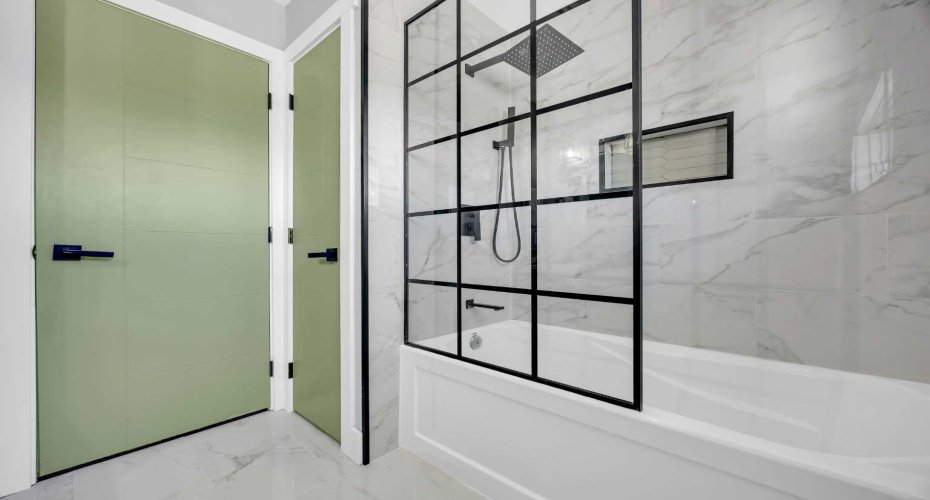 122 Hawkstone Drive, Calgary, Alberta T3G 3L7, 6 Bedrooms Bedrooms, ,5 BathroomsBathrooms,Residential,For Sale,Hawkstone,A2277605