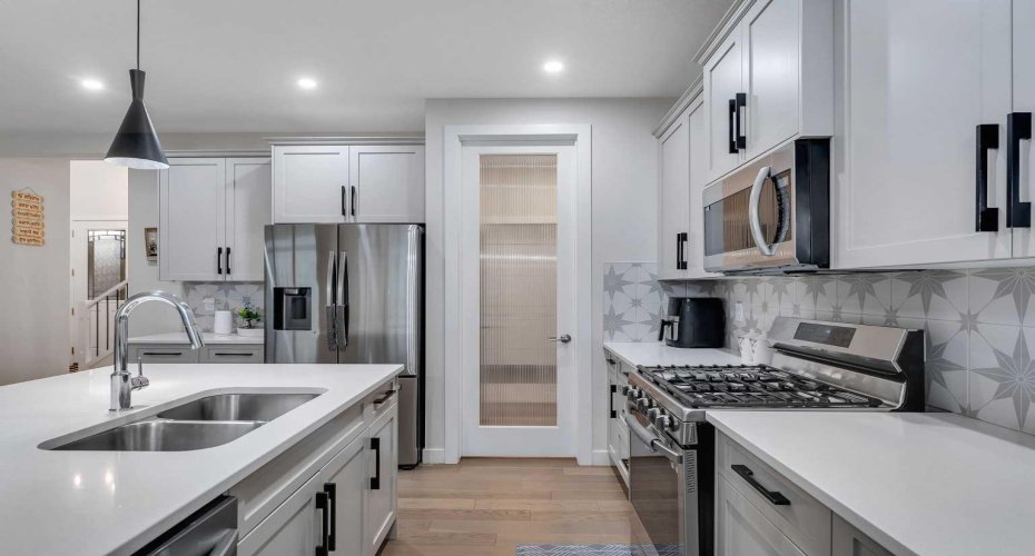 110 Waterford Road, Chestermere, Alberta T1X 2P6, 3 Bedrooms Bedrooms, ,3 BathroomsBathrooms,Residential,For Sale,Waterford,A2277694