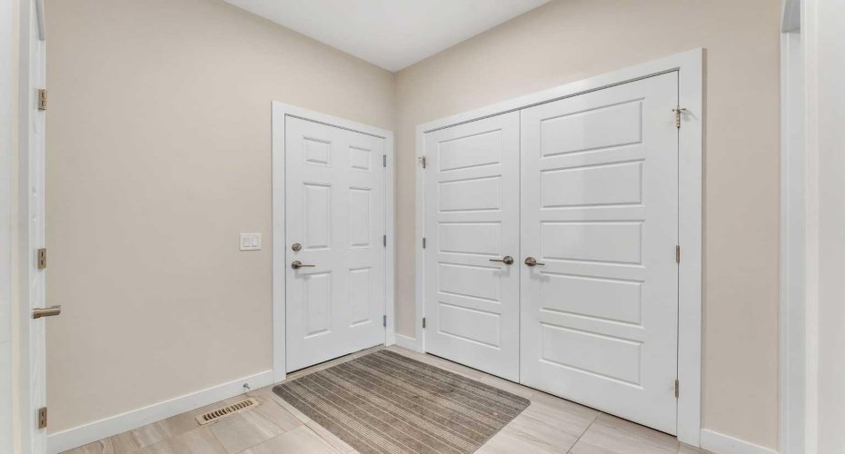 110 Waterford Road, Chestermere, Alberta T1X 2P6, 3 Bedrooms Bedrooms, ,3 BathroomsBathrooms,Residential,For Sale,Waterford,A2277694