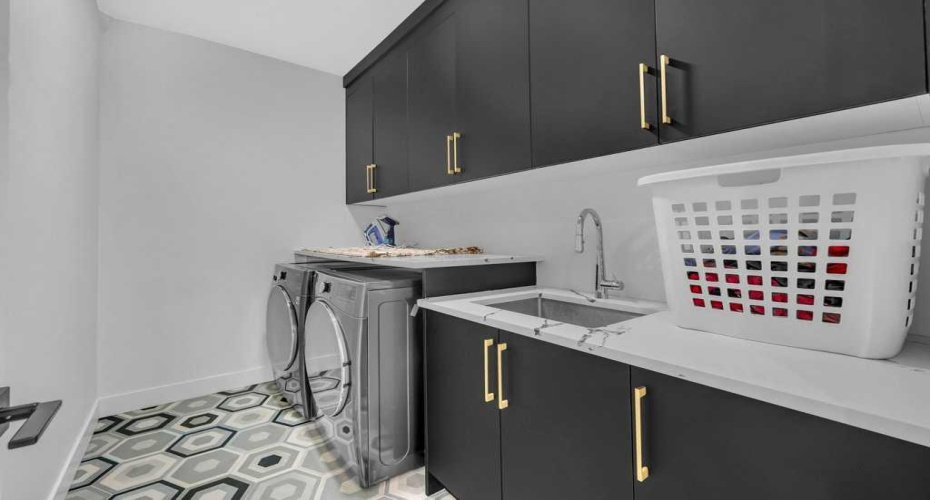 95 Saddlepeace Way, Calgary, Alberta T3J2J5, 8 Bedrooms Bedrooms, ,7 BathroomsBathrooms,Residential,For Sale,Saddlepeace,A2277703