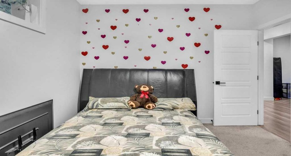 95 Saddlepeace Way, Calgary, Alberta T3J2J5, 8 Bedrooms Bedrooms, ,7 BathroomsBathrooms,Residential,For Sale,Saddlepeace,A2277703