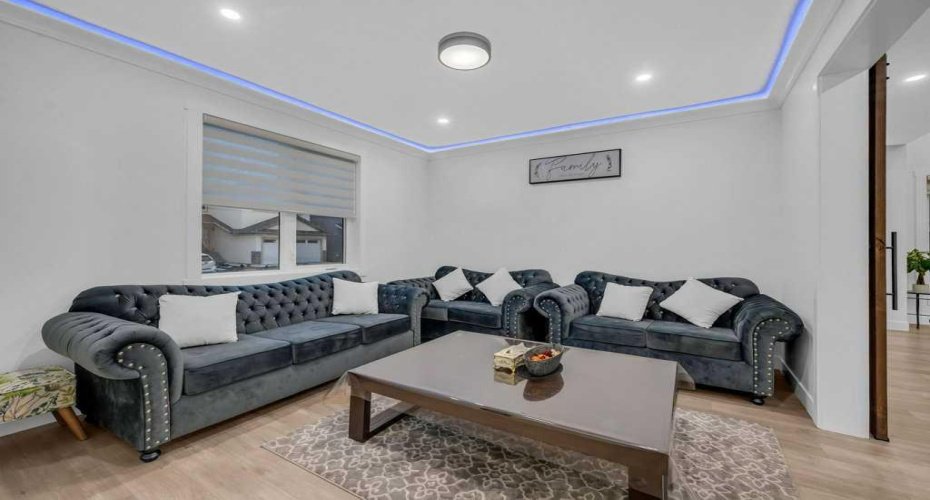 95 Saddlepeace Way, Calgary, Alberta T3J2J5, 8 Bedrooms Bedrooms, ,7 BathroomsBathrooms,Residential,For Sale,Saddlepeace,A2277703