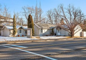 5600 Elbow Drive, Calgary, Alberta T2V1H8, ,Commercial,For Sale,Elbow Drive Dental Centre,Elbow,A2277739 5600 Elbow Drive, Calgary, Alberta T2V1H8, ,Commercial,For Sale,Elbow Drive Dental Centre,Elbow,A2277739