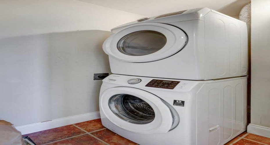 616 15 Avenue, Calgary, Alberta T2R 0R5, 2 Bedrooms Bedrooms, ,1 BathroomBathrooms,Residential,For Sale,15,A2277753