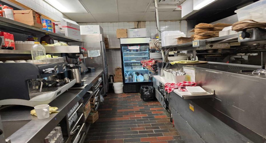 0 16 Avenue, Calgary, Alberta T2M 0J9, ,Commercial,For Lease,16,A2263687