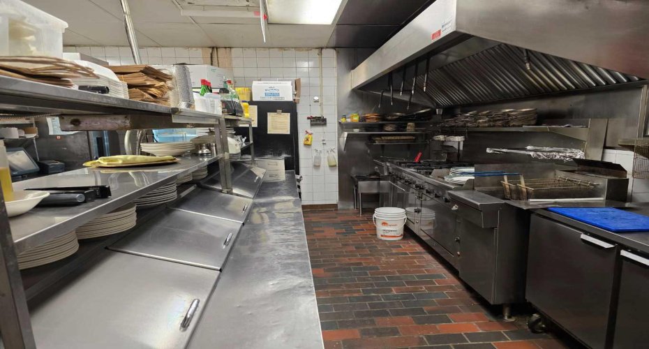 0 16 Avenue, Calgary, Alberta T2M 0J9, ,Commercial,For Lease,16,A2263687