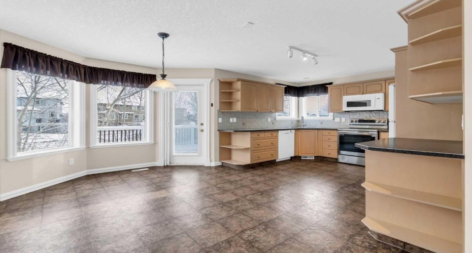 155 Lakeview Cove, Chestermere, Alberta T1X 1C1, 5 Bedrooms Bedrooms, ,4 BathroomsBathrooms,Residential,For Sale,Lakeview,A2274018