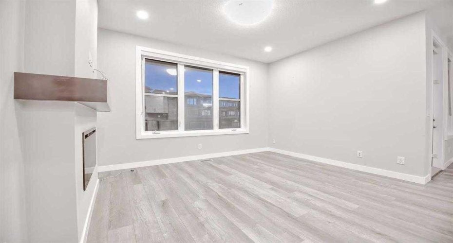 917 Crestridge Common, Calgary, Alberta T3B 6L6, 3 Bedrooms Bedrooms, ,3 BathroomsBathrooms,Residential,For Sale,Crestridge,A2275913