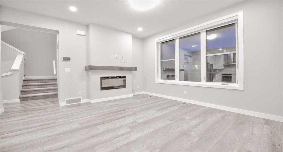 917 Crestridge Common, Calgary, Alberta T3B 6L6, 3 Bedrooms Bedrooms, ,3 BathroomsBathrooms,Residential,For Sale,Crestridge,A2275913