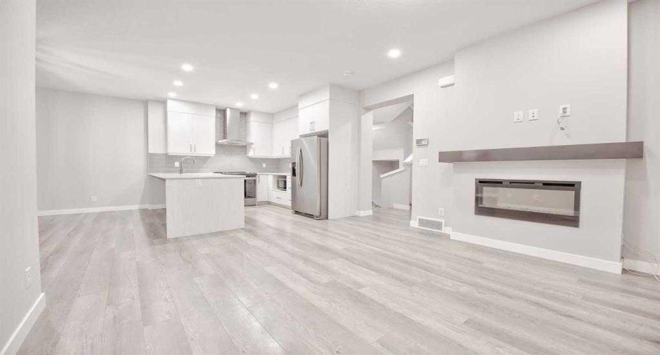 917 Crestridge Common, Calgary, Alberta T3B 6L6, 3 Bedrooms Bedrooms, ,3 BathroomsBathrooms,Residential,For Sale,Crestridge,A2275913