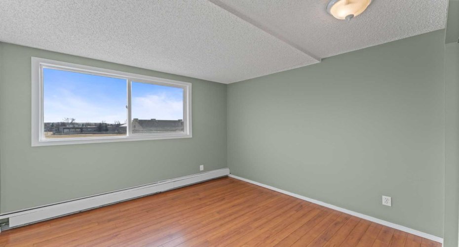 280 Banister Drive, Okotoks, Alberta T1S 1Y5, 2 Bedrooms Bedrooms, ,1 BathroomBathrooms,Residential,For Sale,Banister,A2278025