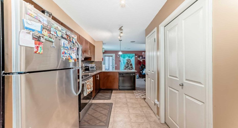 244 Saddlebrook Point, Calgary, Alberta T3J 0G5, 2 Bedrooms Bedrooms, ,2 BathroomsBathrooms,Residential,For Sale,Saddlebrook,A2275344