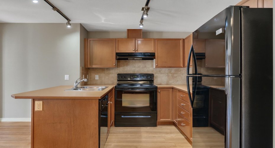 92 Crystal Shores Road, Okotoks, Alberta T1S 2N2, 2 Bedrooms Bedrooms, ,2 BathroomsBathrooms,Residential,For Sale,Crystal Shores,A2276125