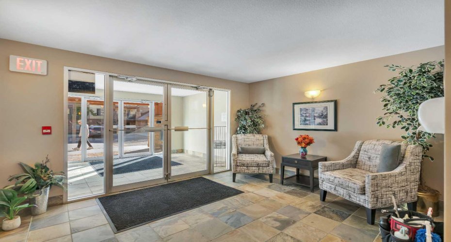 92 Crystal Shores Road, Okotoks, Alberta T1S 2N2, 2 Bedrooms Bedrooms, ,2 BathroomsBathrooms,Residential,For Sale,Crystal Shores,A2276125