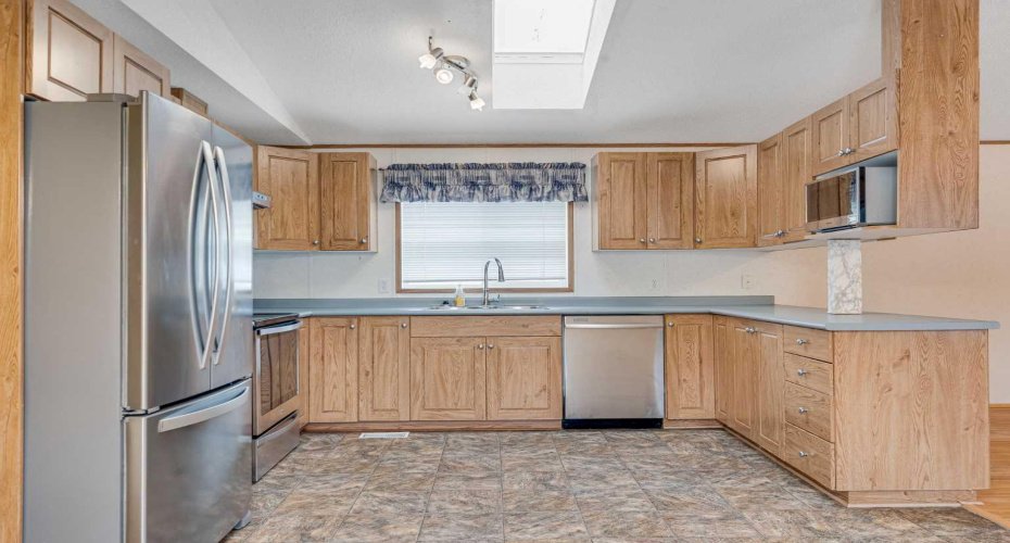 413 Heritage Crescent, Okotoks, Alberta T1S 1P2, 3 Bedrooms Bedrooms, ,2 BathroomsBathrooms,Mobile,For Sale,Heritage,A2276756