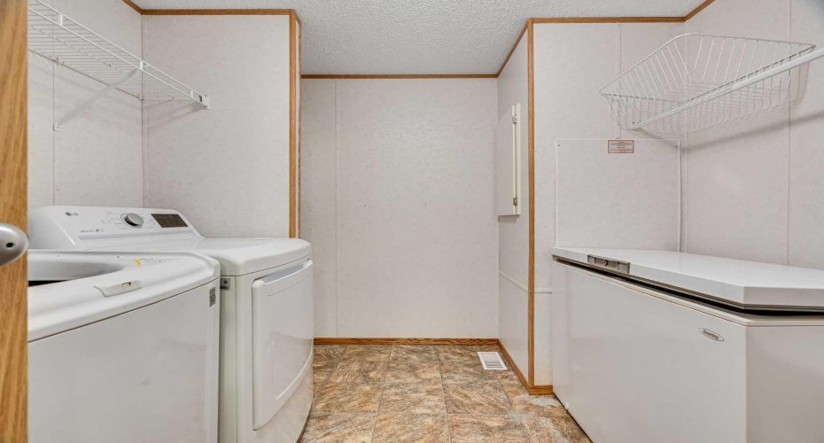 413 Heritage Crescent, Okotoks, Alberta T1S 1P2, 3 Bedrooms Bedrooms, ,2 BathroomsBathrooms,Mobile,For Sale,Heritage,A2276756