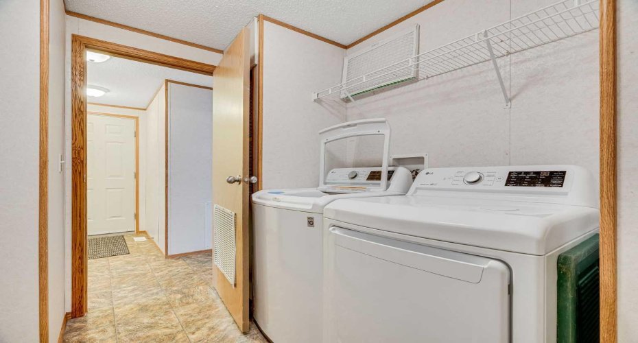 413 Heritage Crescent, Okotoks, Alberta T1S 1P2, 3 Bedrooms Bedrooms, ,2 BathroomsBathrooms,Mobile,For Sale,Heritage,A2276756