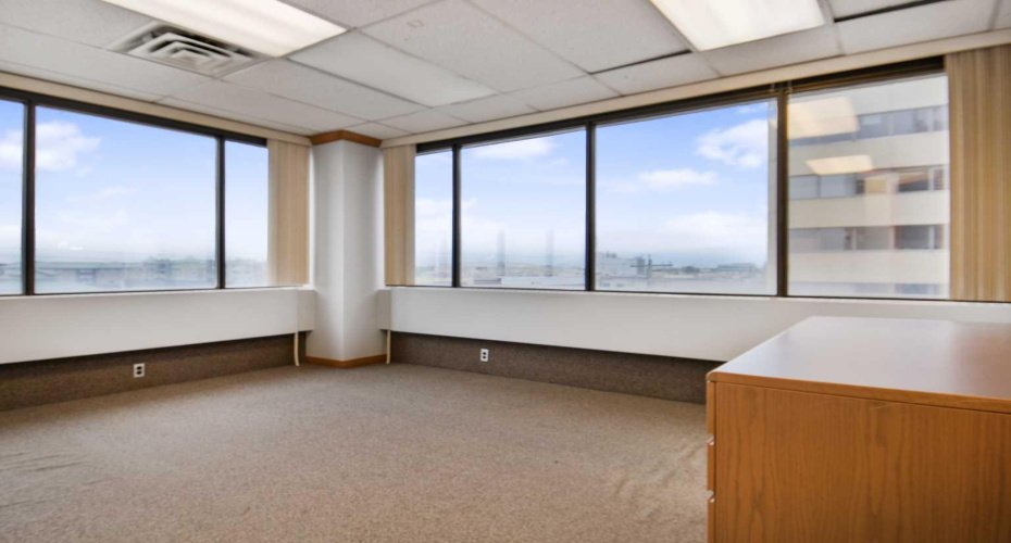 9835 101 Avenue, Grande Prairie, Alberta T8V 5V5, ,Commercial,For Lease,101,A2277107