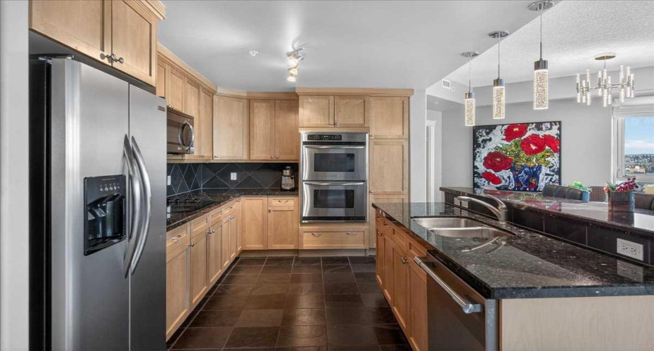 836 15 Avenue, Calgary, Alberta T2R 1S2, 2 Bedrooms Bedrooms, ,2 BathroomsBathrooms,Residential,For Sale,15,A2277566