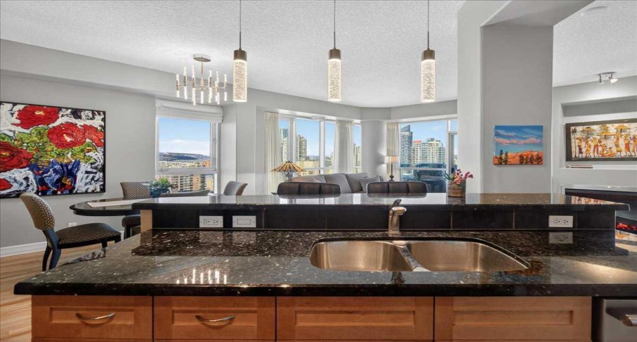 836 15 Avenue, Calgary, Alberta T2R 1S2, 2 Bedrooms Bedrooms, ,2 BathroomsBathrooms,Residential,For Sale,15,A2277566