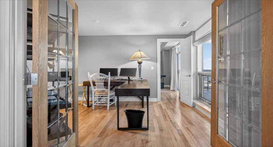 836 15 Avenue, Calgary, Alberta T2R 1S2, 2 Bedrooms Bedrooms, ,2 BathroomsBathrooms,Residential,For Sale,15,A2277566