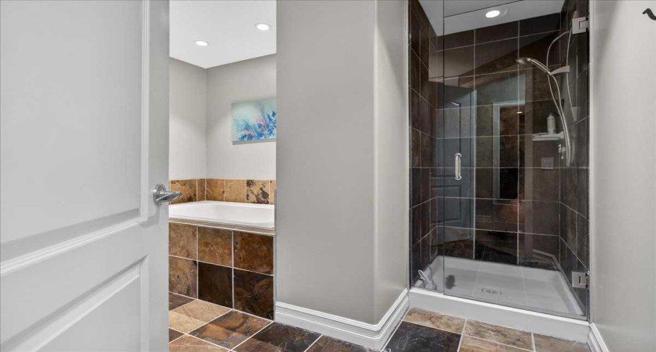 836 15 Avenue, Calgary, Alberta T2R 1S2, 2 Bedrooms Bedrooms, ,2 BathroomsBathrooms,Residential,For Sale,15,A2277566