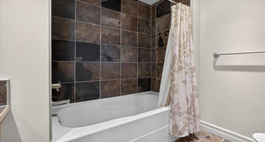 836 15 Avenue, Calgary, Alberta T2R 1S2, 2 Bedrooms Bedrooms, ,2 BathroomsBathrooms,Residential,For Sale,15,A2277566