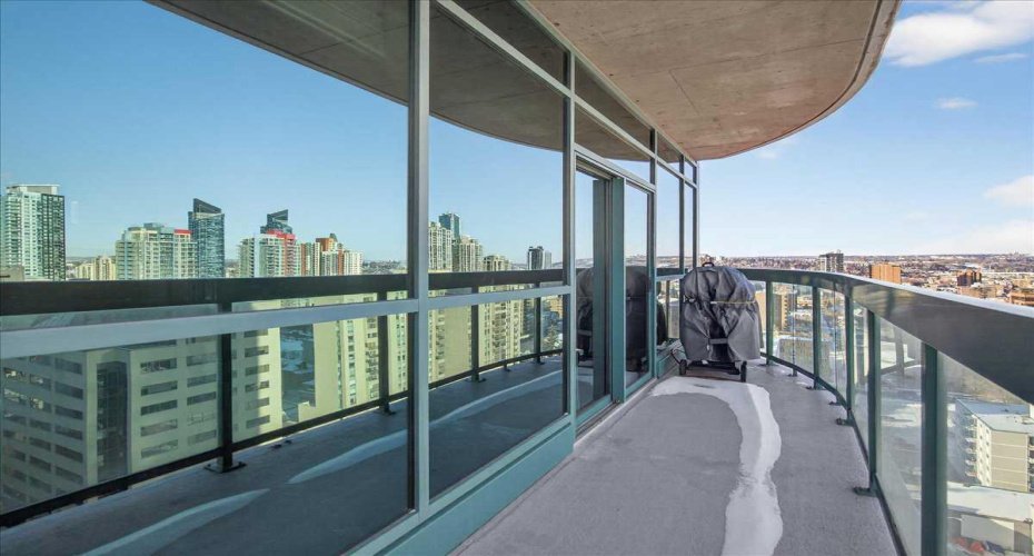 836 15 Avenue, Calgary, Alberta T2R 1S2, 2 Bedrooms Bedrooms, ,2 BathroomsBathrooms,Residential,For Sale,15,A2277566