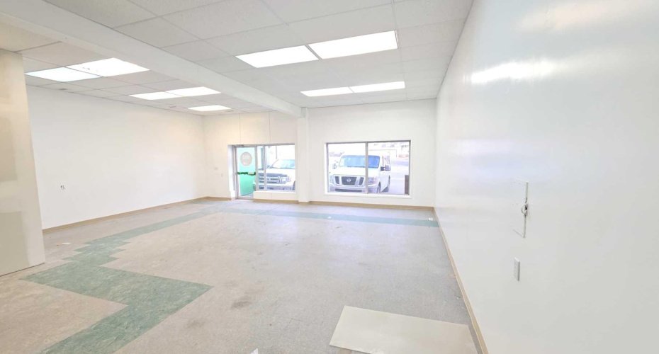 9606A 100 Street, Peace River, Alberta T8s1J5, ,Commercial,For Lease,100,A2277671