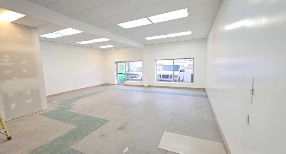 9606A 100 Street, Peace River, Alberta T8s1J5, ,Commercial,For Lease,100,A2277671