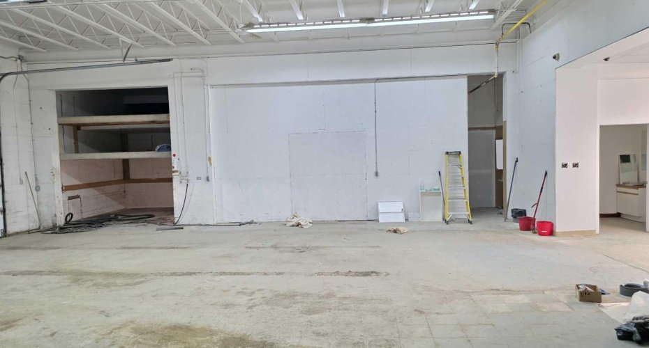 9606A 100 Street, Peace River, Alberta T8s1J5, ,Commercial,For Lease,100,A2277671