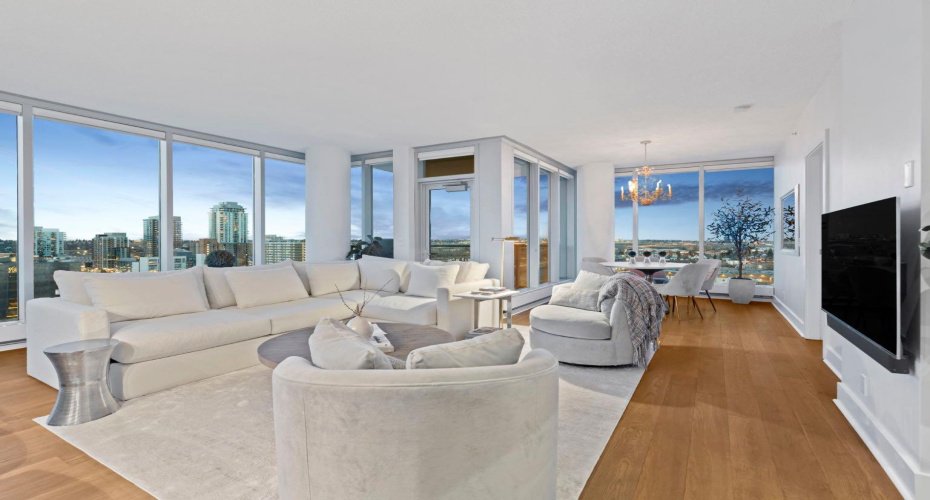 433 11 Avenue, Calgary, Alberta T2G 0C7, 2 Bedrooms Bedrooms, ,2 BathroomsBathrooms,Residential,For Sale,11,A2277678