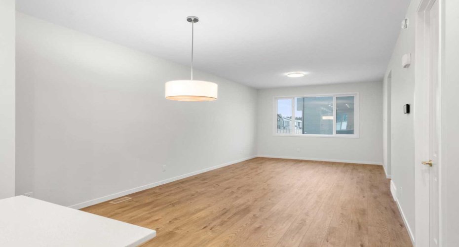 107 Royston Way, Calgary, Alberta T3L 0M4, 3 Bedrooms Bedrooms, ,3 BathroomsBathrooms,Residential,For Sale,Royston,A2277807